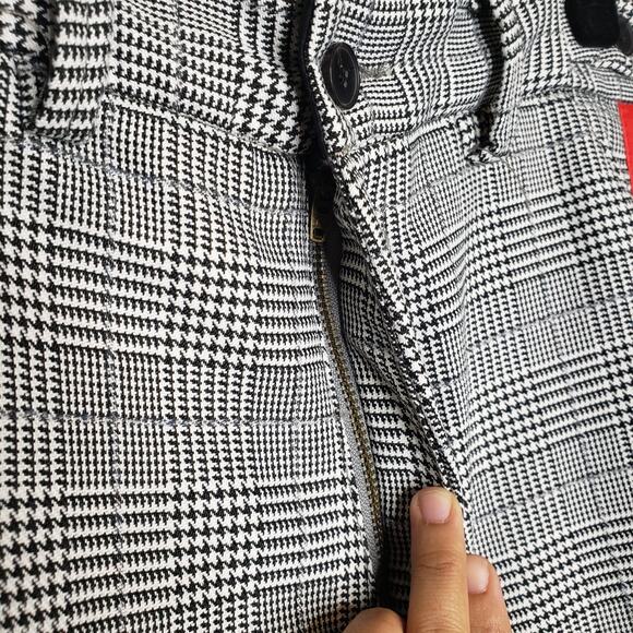 MNML| Cropped Grandpa Track Pants - Picture 5 of 10